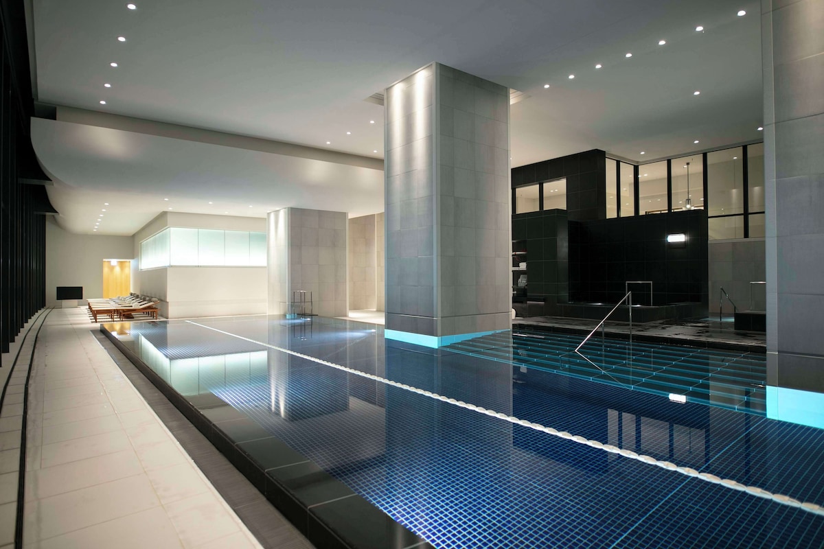 Andaz Tokyo Toranomon Hills Pool